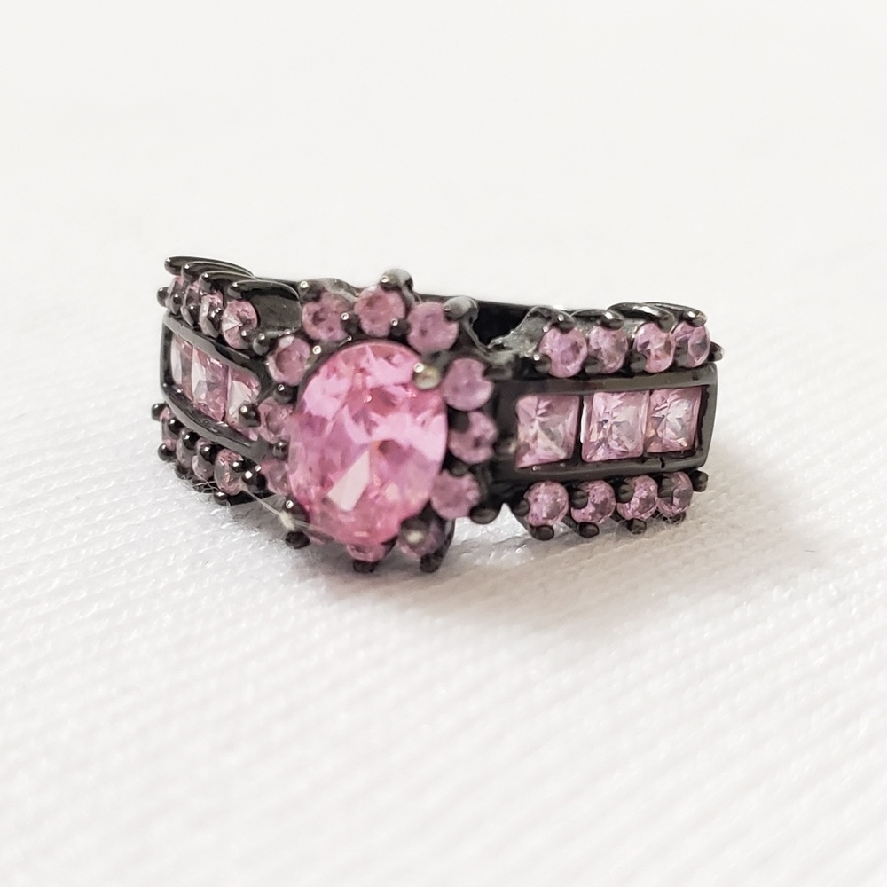 Pink and black ring stamped 10k